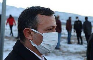 Kaza yerine gelen ERÜ Rektörü gözyaşlarını...