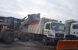 Keçiören Belediyesi yoğun kar yağışına karşı...