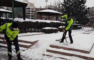 Kırıkkale Belediyesi’nin kar mesaisi sürüyor