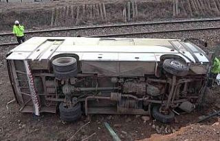 Kırıkkale’de işçi servisi devrildi: 15 yaralı