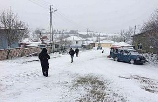 Kırklareli’nde kar yağışı etkili oluyor