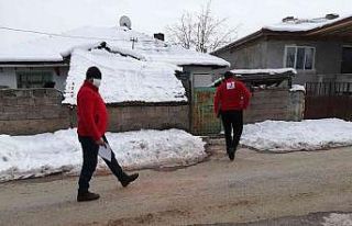 Kızılay’dan ihtiyaç sahiplerine giyim ve gıda...