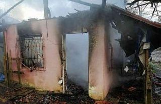 Kocaeli’de ahşap evde yangın çıktı