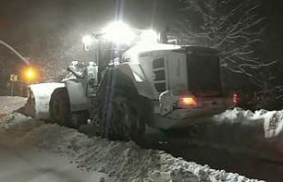 Kocaeli’de ekiplerin gece gündüz karla mücadelesi...