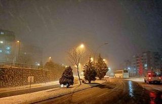 Kocaeli’de kar yağışı zor anlar yaşattı