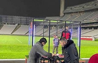 Köksal Baba Trabzonspor formasıyla klipte yer aldı