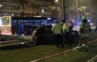 Kontrolden çıkan araç direğe çarptı: 4 yaralı