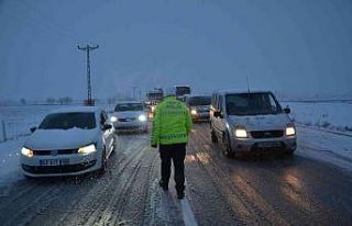 Konya Adana karayolu 16 saattir trafiğe kapalı