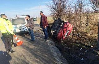 Konya’da kontrolden çıkan otomobil devrildi: 4...