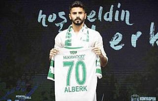 Konyaspor’da iki imza birden