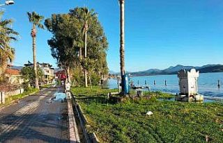 Köyceğiz Gölü’nden taşan sular geri çekilmeye...