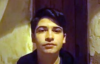 Köye inen aç kurt sürüsü köpeği parçaladı