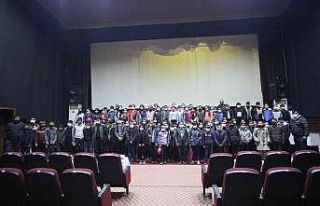 Kozan’da öğrenciler “Kesişme: İyi ki Varsın...