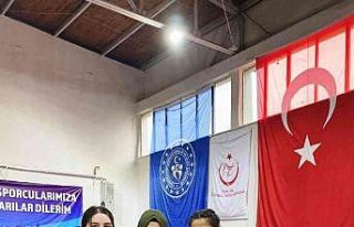 Kozanlı güreşçi Nazmiye Türkiye 3.sü oldu