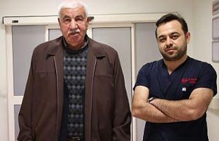 Kriz geçiren hasta 30 dakikalık kalp masajıyla...