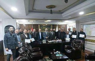 Kursu başarı ile bitirenlere belgeleri verildi