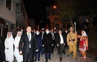 "Kurtuluş Sokağı" koreografisi