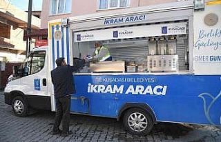Kuşadası Belediyesi’nin sıcak çorba ikramı...
