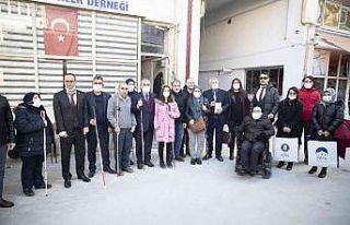 Kütahya Belediyesi’nden görme engellilere beyaz...