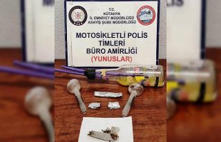 Kütahya’da bir araçta ve 3 şahsın üzerinde...