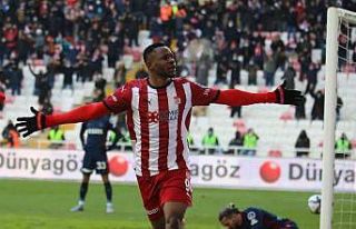 Leke James ligdeki gol sayısını 2’ye çıkarttı