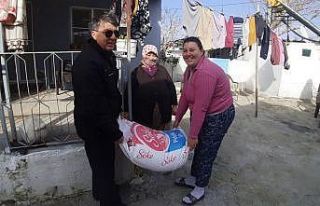Leyleği ilk gördü, ’1 çuval un’u kaptı