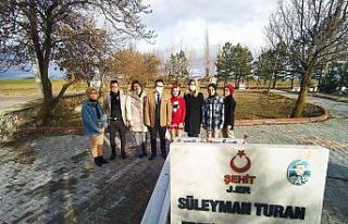 Lise öğrencilerinden şehit annesine ziyaret