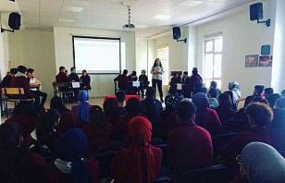 Lise öğrencilerinin bilgi yarışması heyecanı