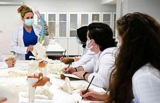 Liseli öğrencilere üniversite deneyimi