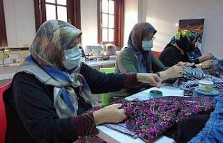 Mahalle konağında aile bütçesine katkı sağlıyorlar