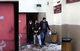 Mahkeme çıkışı bir kişiyi öldüren şahıs...