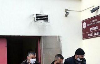 Mahkeme çıkışı bir kişiyi öldüren şahıs...