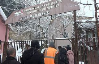 Mahsur kalan yolcular misafirhaneye yerleştirildi