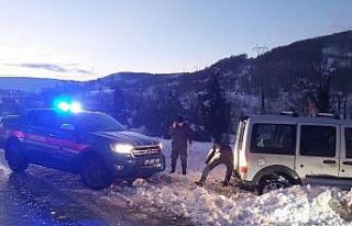 Mahsur kalanların jandarma kurtardı
