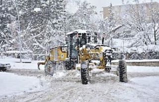 Malatya’da 457 kırsal mahalle yolu araç trafiğine...