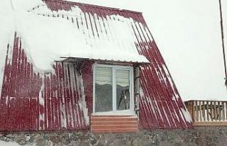 Malatya’da kar kimine çile kimine keyif