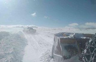 Malatya’da karlı yoları açma çalışmaları...
