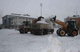 Malazgirt’te kar yağışı hayatı olumsuz etkiledi