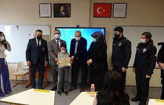 Maltepe’de karnelerine kavuşan şehit çocuklarına...
