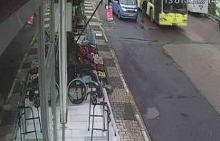 Maltepe’de otomobilini kontrol ederken İETT otobüsüne...