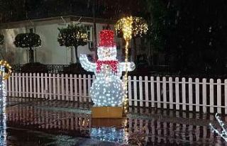 Manavgat şehir merkezine 14 yıl aradan sonra kar...