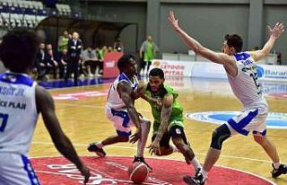 Manisa BBSK liderliğe yükseldi