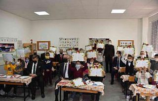 Manisa’da 258 bin 944 öğrenci karne heyecanı...