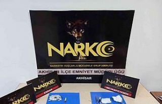 Manisa’da uyuşturucu tacirlerine operasyon: 2 kişi...