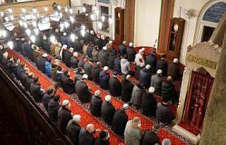 Manisalılar Sultan Camii’nin 500. yılında hatım...