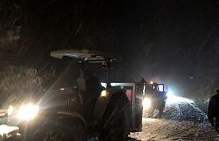 Marmaris’in bazı mahalleleri beyaz örtüyle kaplandı