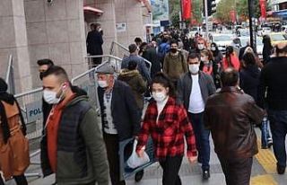 Maske ve sosyal mesafe tedbirlerine devam