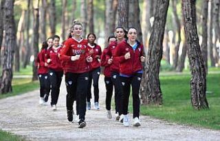 Mavi Kelebekler erteleme maçlarına hazır