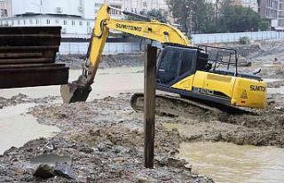 Mega projede, sağanak yağmura rağmen çalışmalar...
