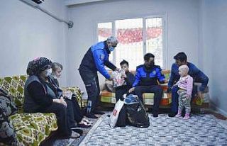 Mersin polisinden Elif ve Hafize’ye anlamlı ziyaret